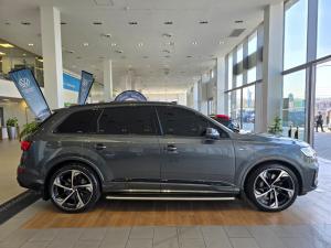Audi Q7 45TDI quattro S line Competition Edition - Image 8