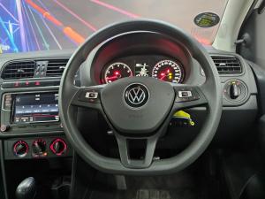Volkswagen Polo Vivo hatch 1.6 Comfortline auto - Image 4