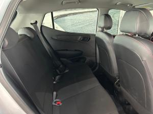 Hyundai Grand i10 1.0 Premium hatch - Image 9