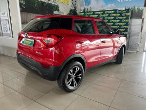 Mahindra XUV300 1.2T W4 SE - Image 3