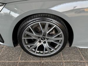 Audi A4 40TFSI S line - Image 5