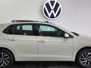Volkswagen Polo hatch 1.0TSI Life manual - Image 3
