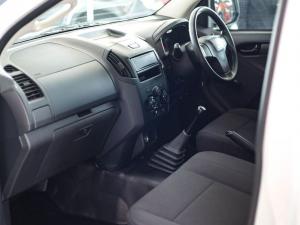 Isuzu D-Max Gen 6 250c single cab Fleetside - Image 11