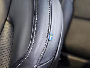 Volvo XC60 D4 AWD R-Design - Image 3