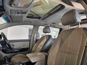 Kia Grand Sedona 3.3 V6 SXL - Image 16