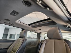 Kia Grand Sedona 3.3 V6 SXL - Image 2