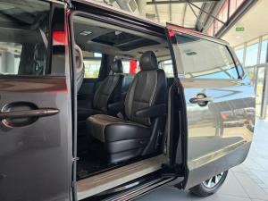 Kia Grand Sedona 3.3 V6 SXL - Image 6