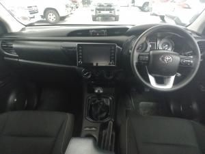 Toyota Hilux 2.4GD-6 double cab Raider manual - Image 6