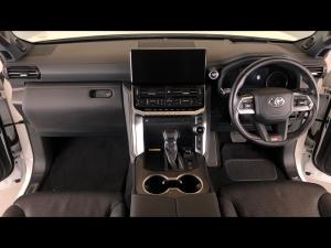 Toyota Land Cruiser 300 3.3D GR-Sport - Image 6