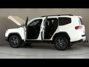 Toyota Land Cruiser 300 3.3D GR-Sport - Image 11
