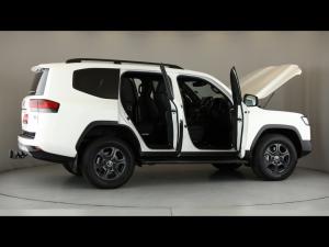 Toyota Land Cruiser 300 3.3D GR-Sport - Image 16
