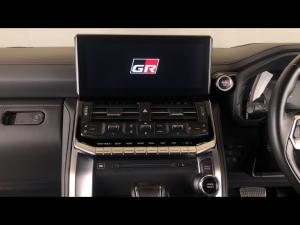 Toyota Land Cruiser 300 3.3D GR-Sport - Image 24