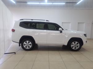 Toyota Land Cruiser 300 3.3D GX-R - Image 3