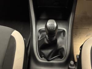 Renault Triber 1.0 Life - Image 9
