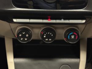 Renault Triber 1.0 Life - Image 12