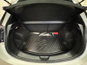 Toyota Yaris 1.5 Cross - Image 16