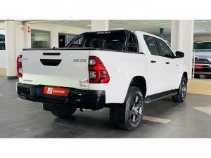 Toyota Hilux 2.8GD-6 double cab 4x4 Raider auto - Image 2