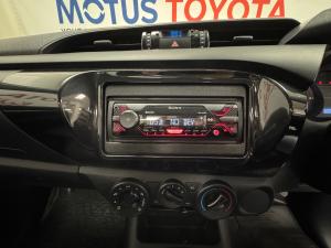 Toyota Hilux 2.0 single cab S (aircon) - Image 9