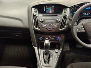 Ford Focus hatch 1.0T Ambiente auto - Image 13