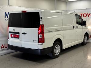 Toyota Quantum 2.8 LWB panel van - Image 2
