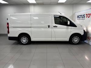 Toyota Quantum 2.8 LWB panel van - Image 3
