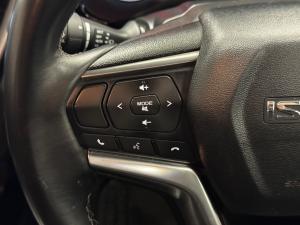 Isuzu D-Max 3.0TD double cab V-Cross - Image 9
