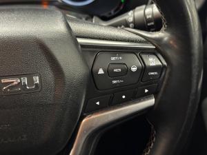 Isuzu D-Max 3.0TD double cab V-Cross - Image 10