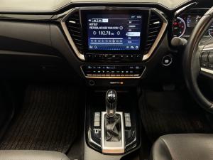 Isuzu D-Max 3.0TD double cab V-Cross - Image 13