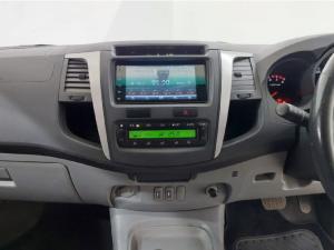 Toyota Hilux 3.0D-4D double cab Raider auto - Image 10