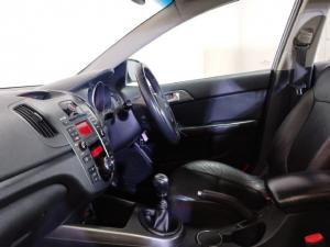 Kia Cerato sedan 2.0 SX - Image 9