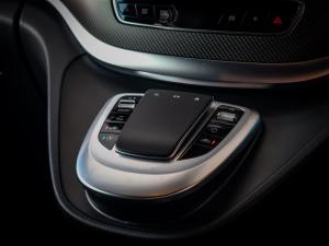 Mercedes-Benz V-Class V300d Exclusive - Image 11