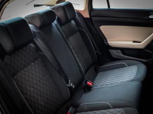 Volkswagen Polo sedan 1.6 manual - Image 13