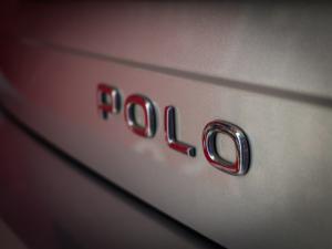 Volkswagen Polo sedan 1.6 manual - Image 15
