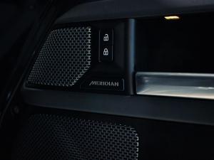 Land Rover Defender 110 D300 X-Dynamic HSE - Image 16