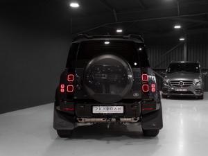 Land Rover Defender 110 D300 X-Dynamic HSE - Image 19