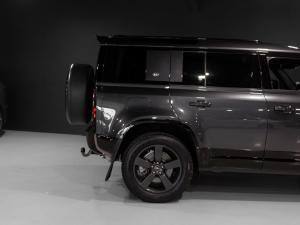Land Rover Defender 110 D300 X-Dynamic HSE - Image 26
