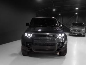 Land Rover Defender 110 D300 X-Dynamic HSE - Image 2