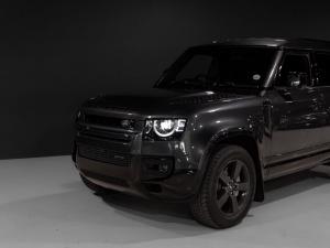 Land Rover Defender 110 D300 X-Dynamic HSE - Image 4