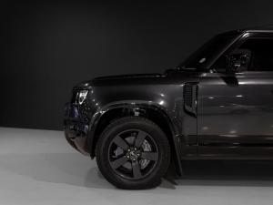 Land Rover Defender 110 D300 X-Dynamic HSE - Image 7