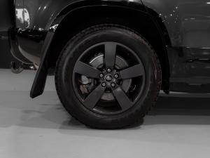 Land Rover Defender 110 D300 X-Dynamic HSE - Image 8