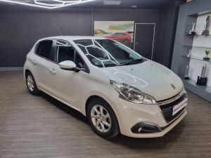 Peugeot 208 1.2 Active - Image 1