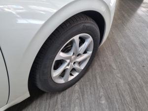 Peugeot 208 1.2 Active - Image 4