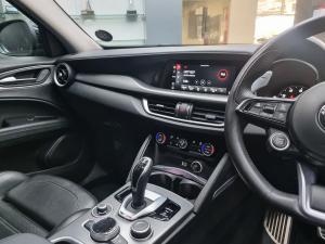 Alfa Romeo Stelvio 2.0T Veloce Q4 - Image 12