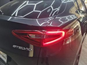 Alfa Romeo Stelvio 2.0T Veloce Q4 - Image 14
