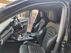 Alfa Romeo Stelvio 2.0T Veloce Q4 - Image 15