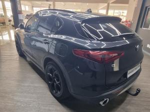 Alfa Romeo Stelvio 2.0T Veloce Q4 - Image 4
