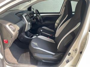 Toyota Aygo 1.0 - Image 11
