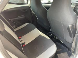 Toyota Aygo 1.0 - Image 9