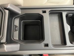 Land Rover Defender 110 D300 SE - Image 17