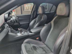Alfa Romeo Giulia Quadrifoglio - Image 11